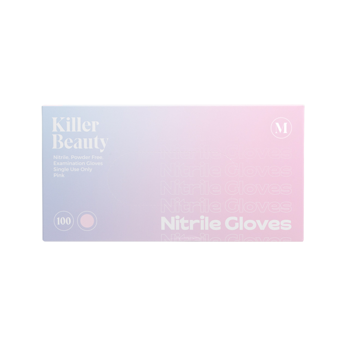 Une boîte étiquetée « Boîte de 100 gants Killer Beauty Nitrile rose - Boîte de 10 » contient 100 gants d’examen en nitrile roses, taille moyenne, non poudrés et à usage unique.